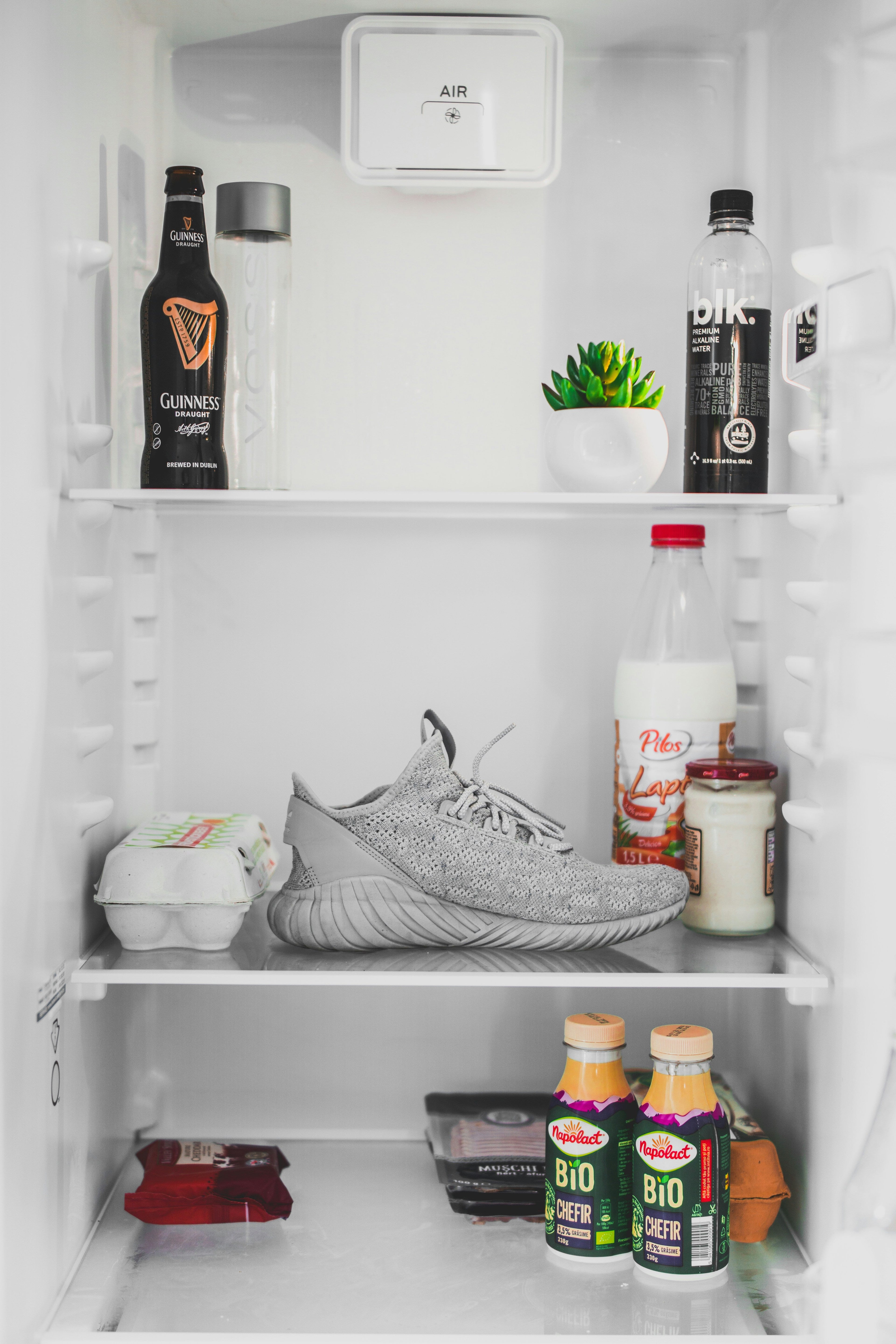 Say Goodbye to Stubborn Microwave Odors with These Simple Steps