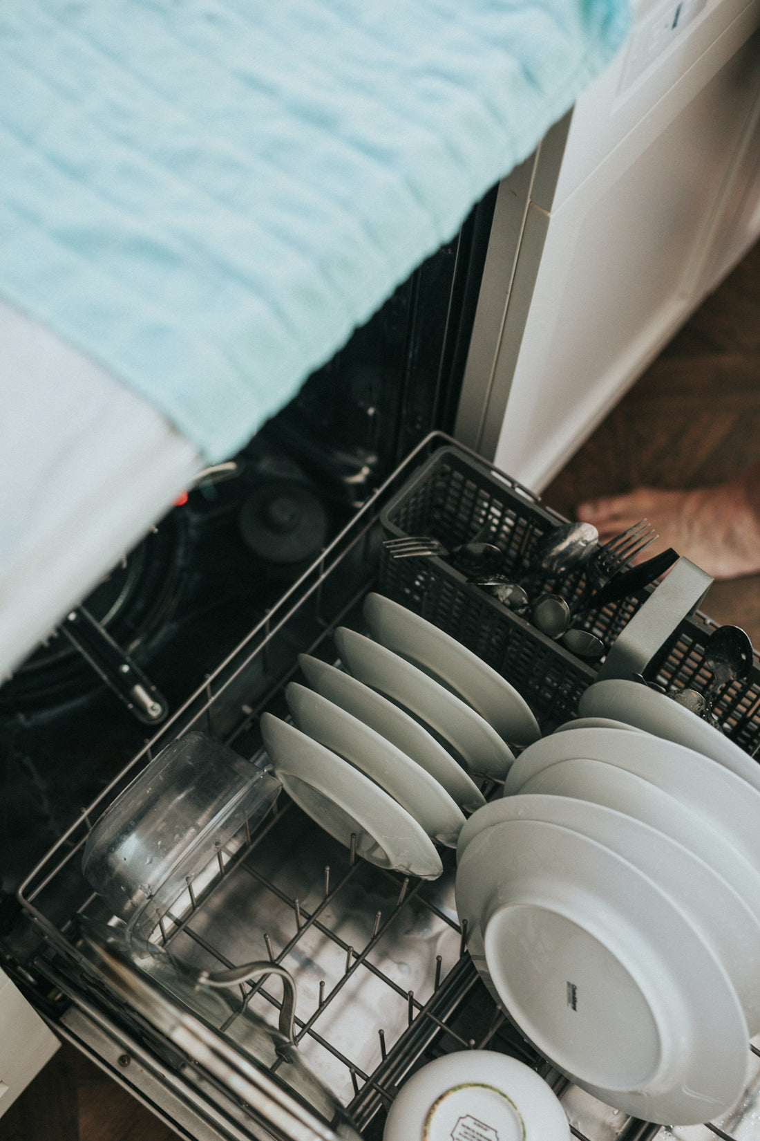 The Ultimate Kitchen Refresh: A Step-by-Step Guide Using Mists & Mitts Essentials