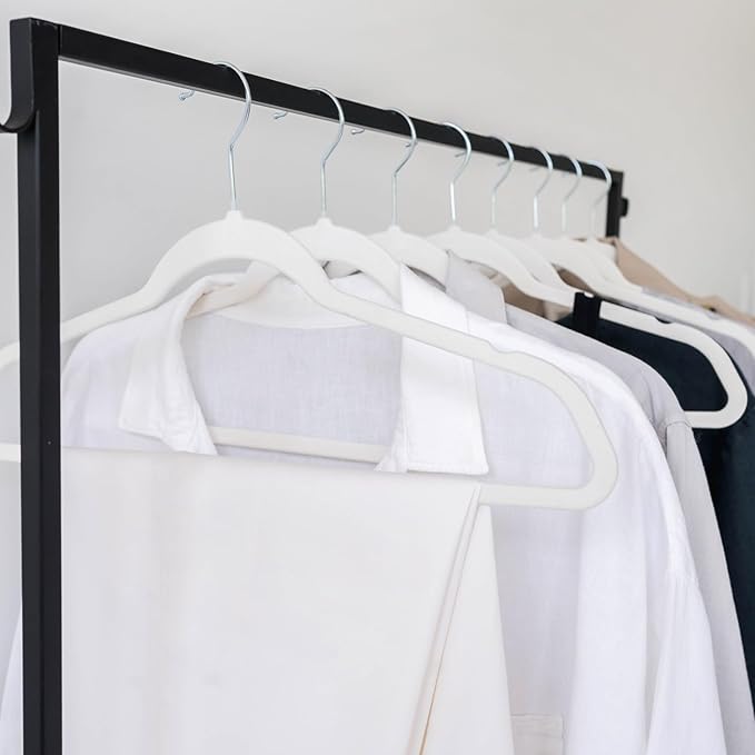 3 Sprouts - Adult Velvet Hangers - Non Slip Felt Clothing Hanger Set - Durable & Slim for Space Saving - Ideal Velvet Hangers for Organization - Lightweight Thin Clothes Hangers - Pack of 30 - Cream
