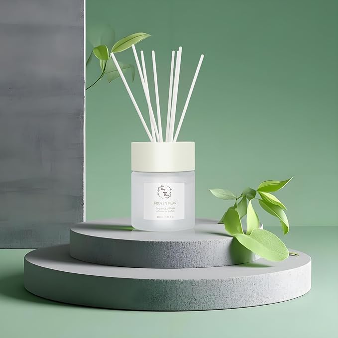 Reed Diffuser Set, Pretty Valley Home Diffuser 100Ml / 3.38fl OZ Gift Box - Includes Reed Diffuser Sticks, Fragrance Oil, and Glass Bottle for Bathroom Office Living Room Decor (White Peach & Oolong)