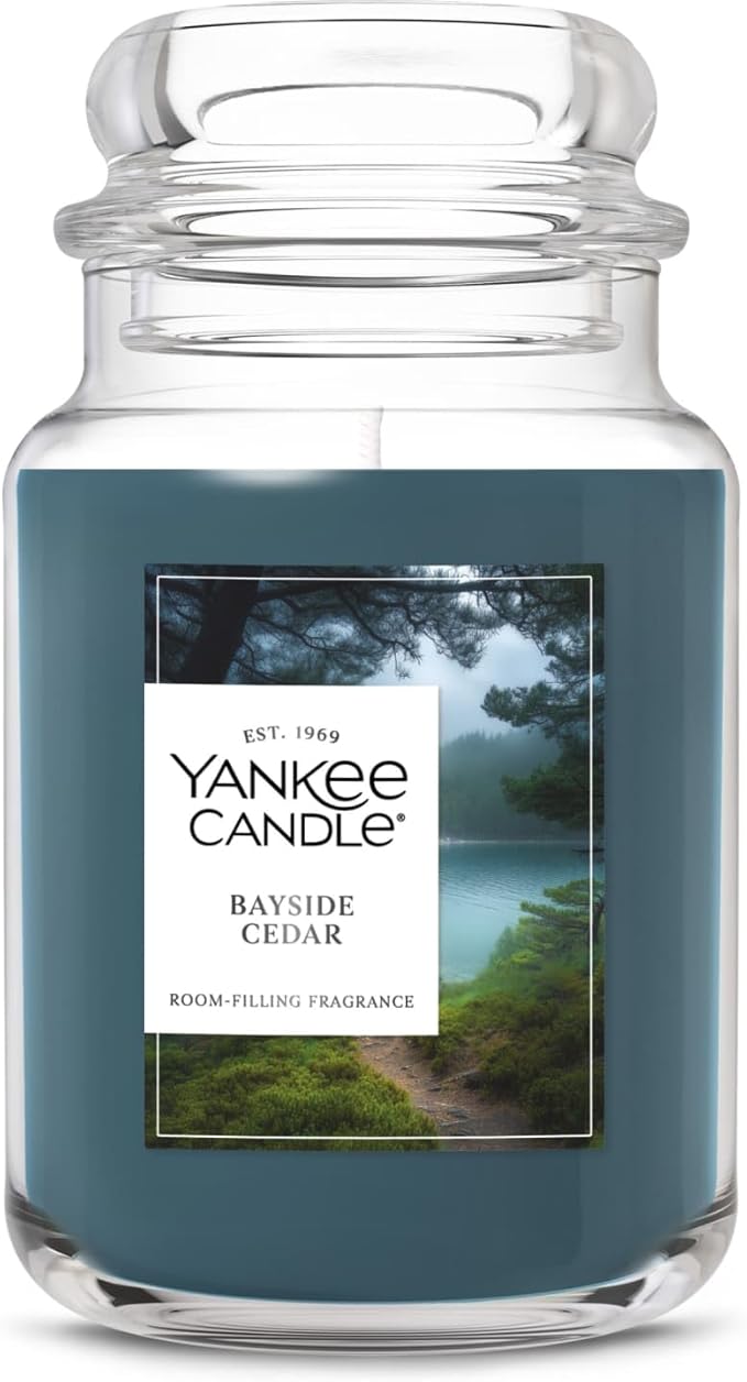 Yankee Candle Bayside Cedar, Scented Candle, 22oz Large Jar with up to 150 Hour Burn Time, Giftable