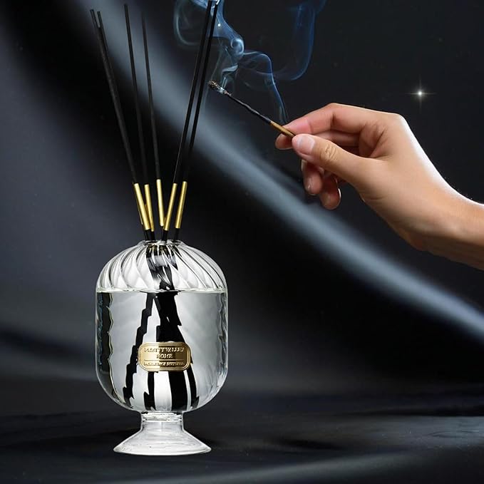 Reed Diffuser Set, Pretty Valley Home Diffuser 200Ml / 6.76 fl OZ Gift Box - Includes Reed Diffuser Sticks, Long Lasting Fragrance Oil and Glass Bottle for Office Living Room Decor (Cassis Blanc)