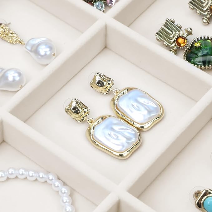 Wudygirl 12 Grid Jewelry Tray Wooden Jewelry Organizer with Clear Lid Vintage Jewelry Box Jewelry Display Case for Women Bracelet Earring Holder Organizer（12 Grid）