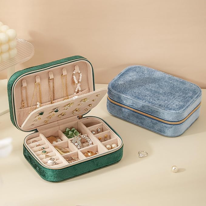 CASEGRACE Plush Velvet Travel Jewelry Box, Portable Jewelry Case for Women Girls, Double Layer Jewelry Organizer Display Box for Necklace Earring Rings Bracelet, Travel Accessory Gifts, green