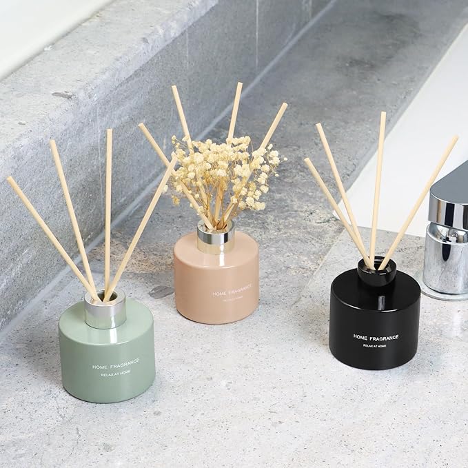 L'odeur Vill 3 Pcsk Reed Diffuser, 4.06 oz(120ml) Linen/Vanilla/Moroccan Amber, Scented Aromatherapy Diffuser with 12 Black Diffuser Sticks, Air Freshener for Home Bedroom Bathroom