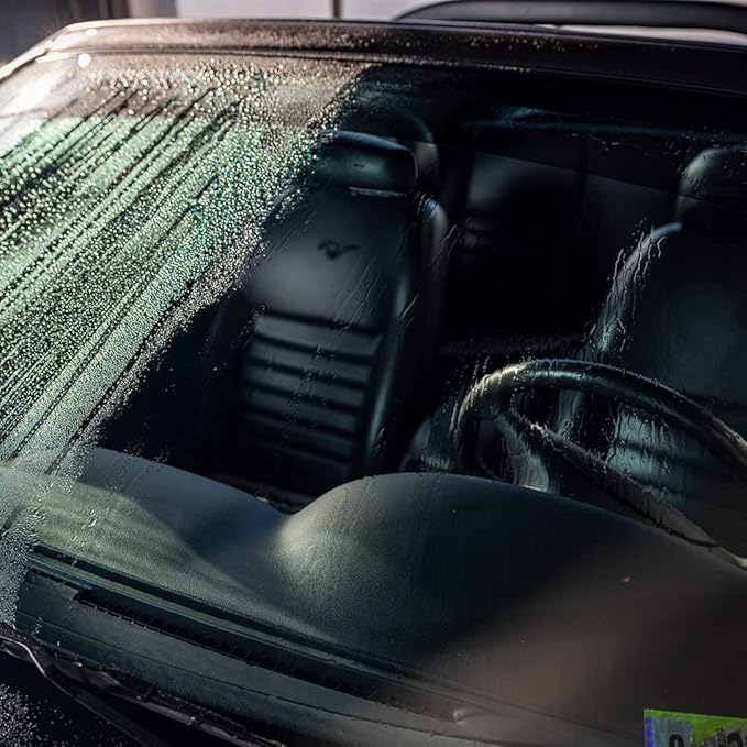 Invisible Glass 92183 Hybrid Ceramic Rain Repellent and Glass Cleaner Cleans and Protects Car Windows and Windshields with Long-Lasting Water-Repellent Si02 Technology, 16 Fl Oz, Pack of 1