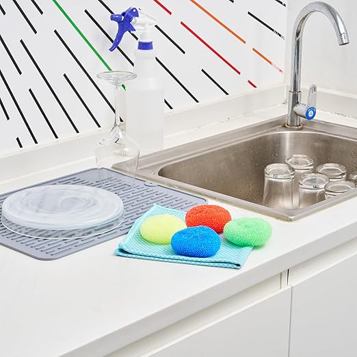 Restaurantware Plastic Dish Scrubbers 40 Pack 2.953 x 2.953 x 0.984 Inches Durable Non-Scratch Scrubbers Plastic Mesh Cleaning Pads Easy Grip Assorted Colors for Multi-Surface Cleaning