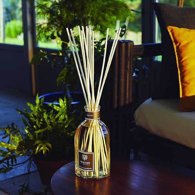 Dr. Vranjes – Milano 2500 ml Refill + Double Pack of White Sticks (3 Pieces Bundle) – Luxury Home Fragrance, Made in Italy, Main Scent: Patchouli, Pepper, Sandalwood (500 ml Refill)