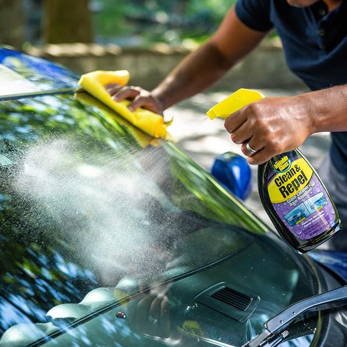 Invisible Glass 92184-3PK Premium Glass Cleaner with Rain Repellent for Exterior Automotive Glass and Windshields to Shield Against Rain, Snow, and Sleet, 22 Fl Oz, Pack of 3