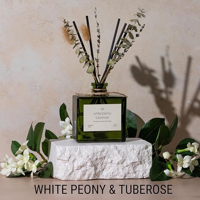 Craft & Kin Reed Diffuser with Dried Flowers | 5 oz White Peony & Tuberose Scented Holiday Reed Diffusers for Home, Bathroom | Scent Sticks | Elegant Fragrance Home Decor for Men & Women