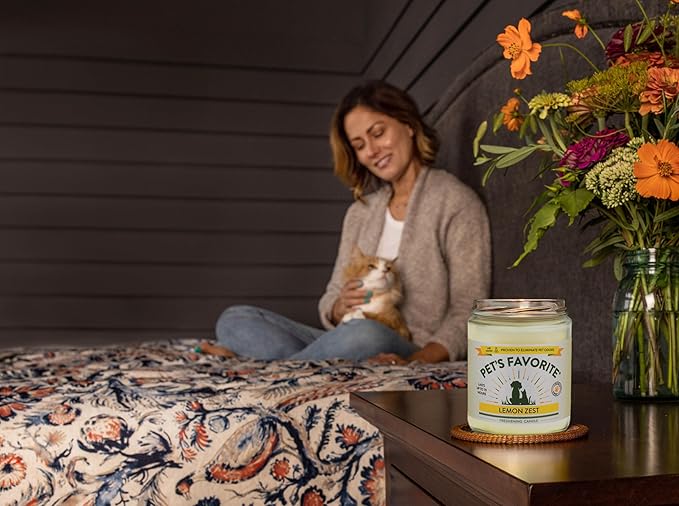 Pet's Favorite Pet Odor Candle, Clean Burning, Long Lasting Scented Candles with a Cotton Wick. (Lemon, Pack of 1)