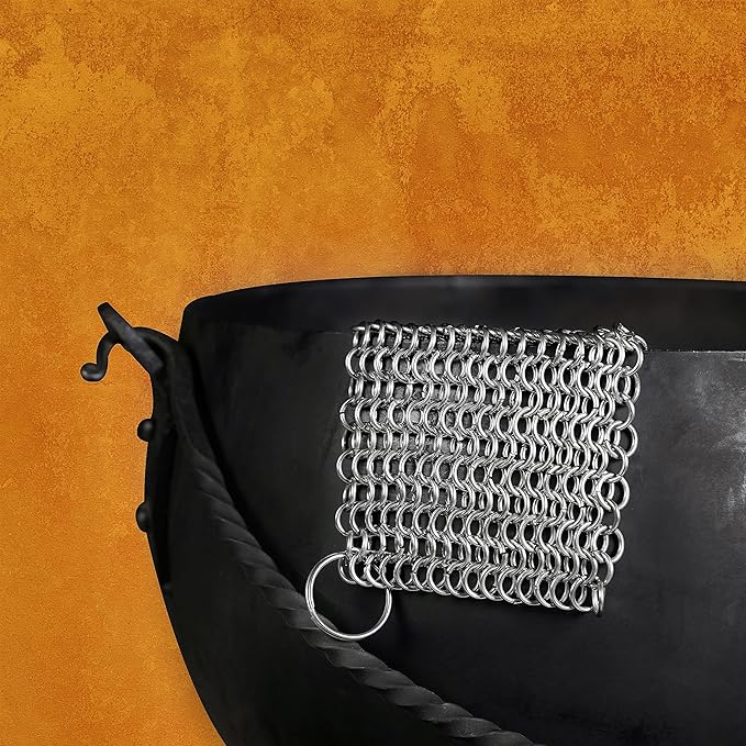 Mythrojan Cast Iron Scrubber 316 Stainless Steel Skillet Cleaner Chainmail Scrubber Chain Mail Scrub with Hanging Ring for Cast Iron Pre-Seasoned Pans (15 X 15cm)